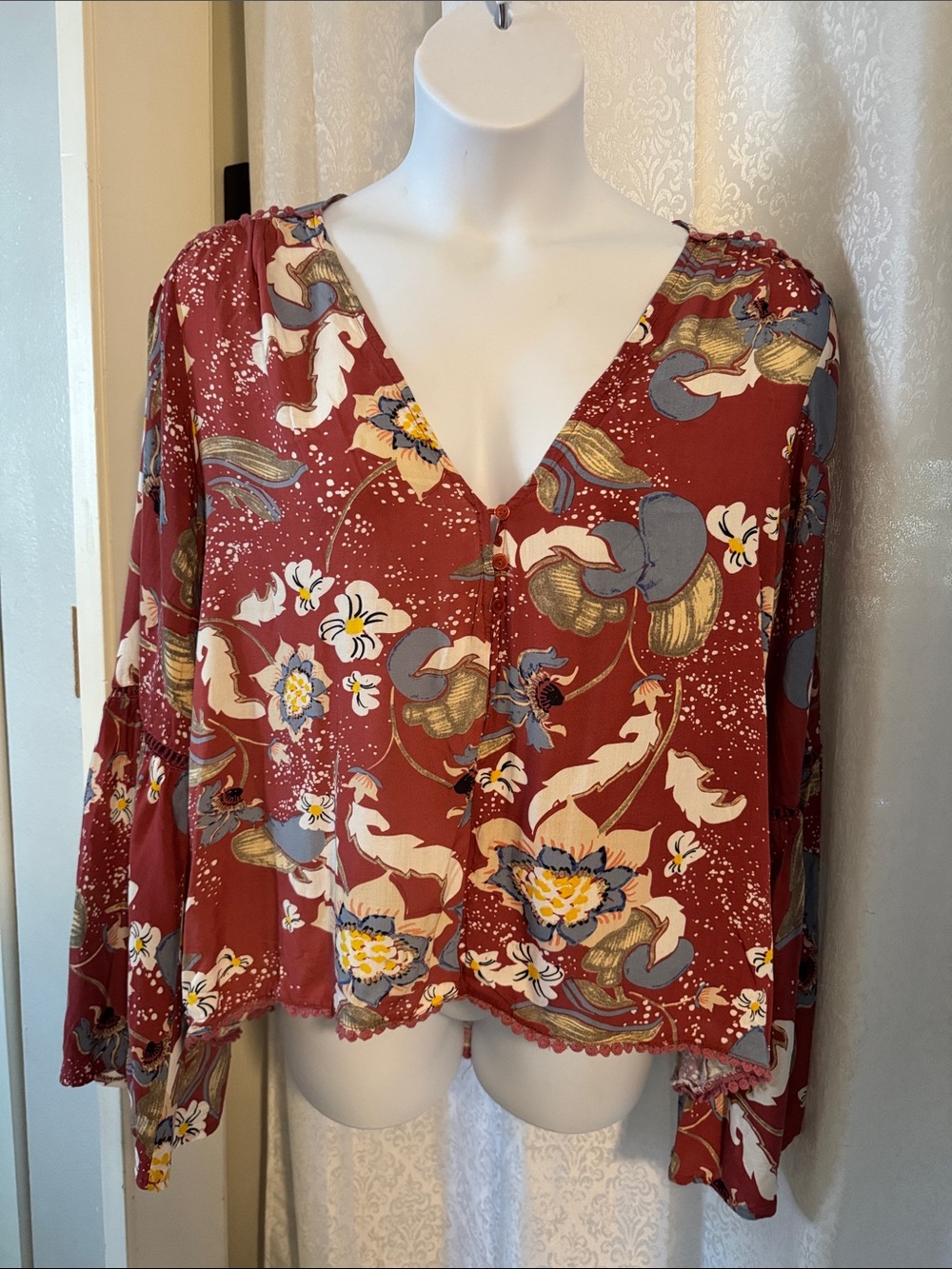JAASE Floral V-Neck Long Sleeve BlouseSz: L